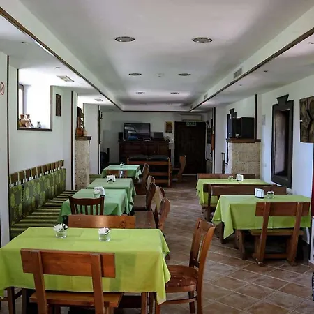 Pensiune Cherni Lom Ostriza