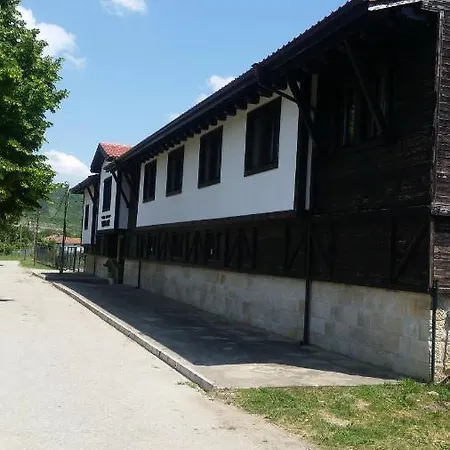 Cherni Lom Ostriza